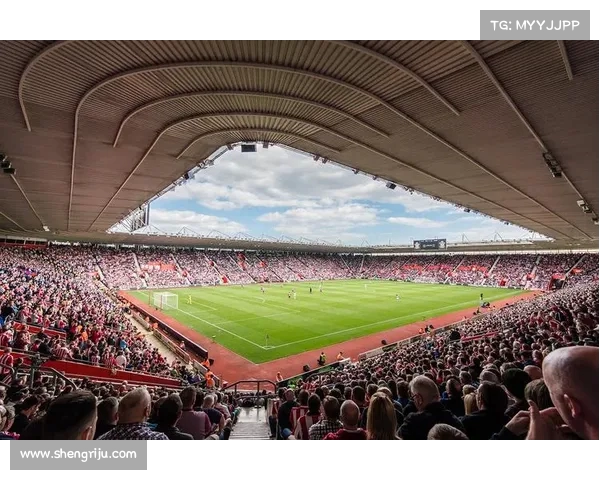 英超生态系统中的球队竞争格局与市场运作模式探析