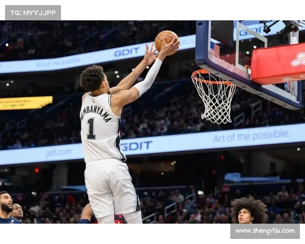 ESPN名记推测文班血栓成因或与英格拉姆相似投篮动作重复性导致受伤